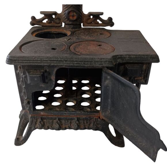 Queen Cast‎ Iron Stove Miniature Toy Salesman Sample Diorama Vintage Dollhouse. - Picture 12 of 16